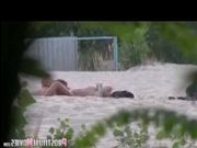 Нудистов на пляже мужики дрочат
