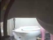 Порно писинг в туалете