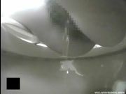Скритая камера в руском студенчкском туалете